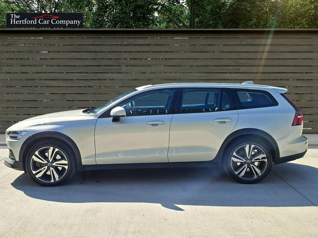 Volvo V60 Cross Country 2L Plus Gold #4