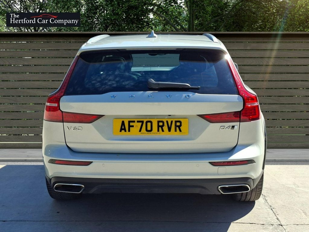 Volvo V60 Cross Country 2L Plus Gold #6