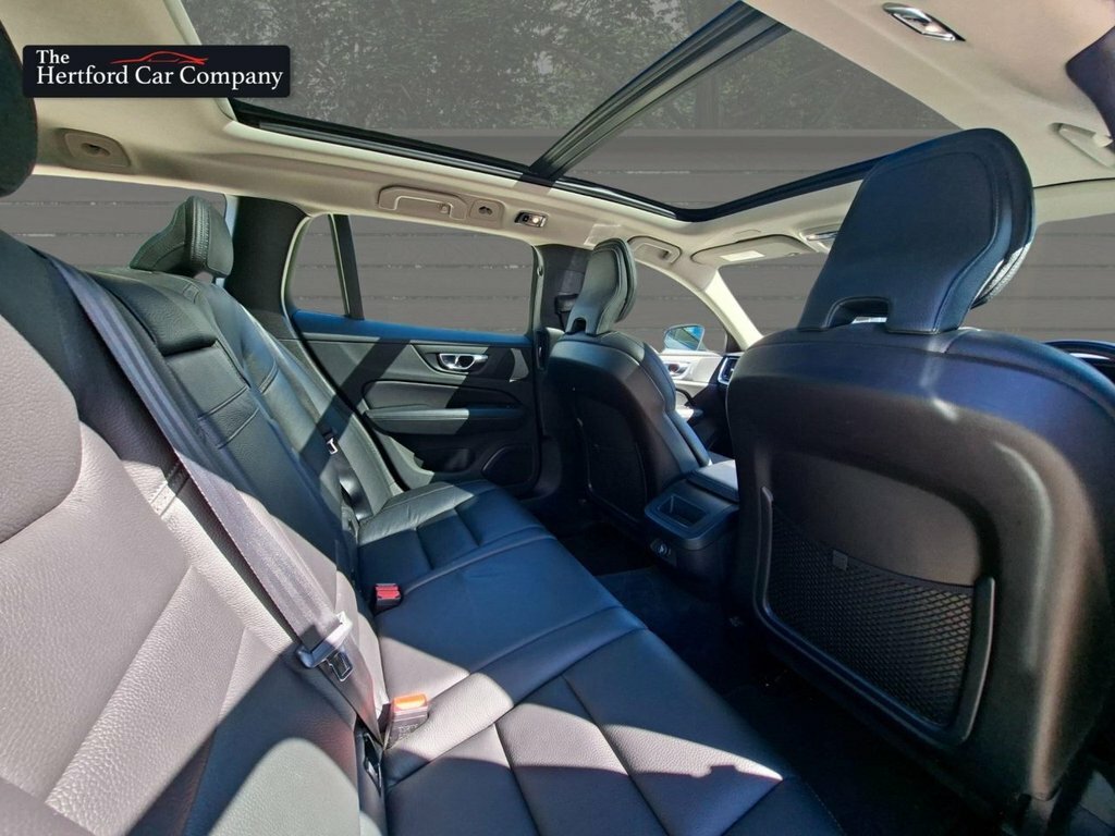 Volvo V60 Cross Country Plus Black #12