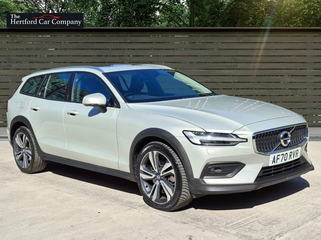 Volvo V60 Cross Country 2L Plus Gold