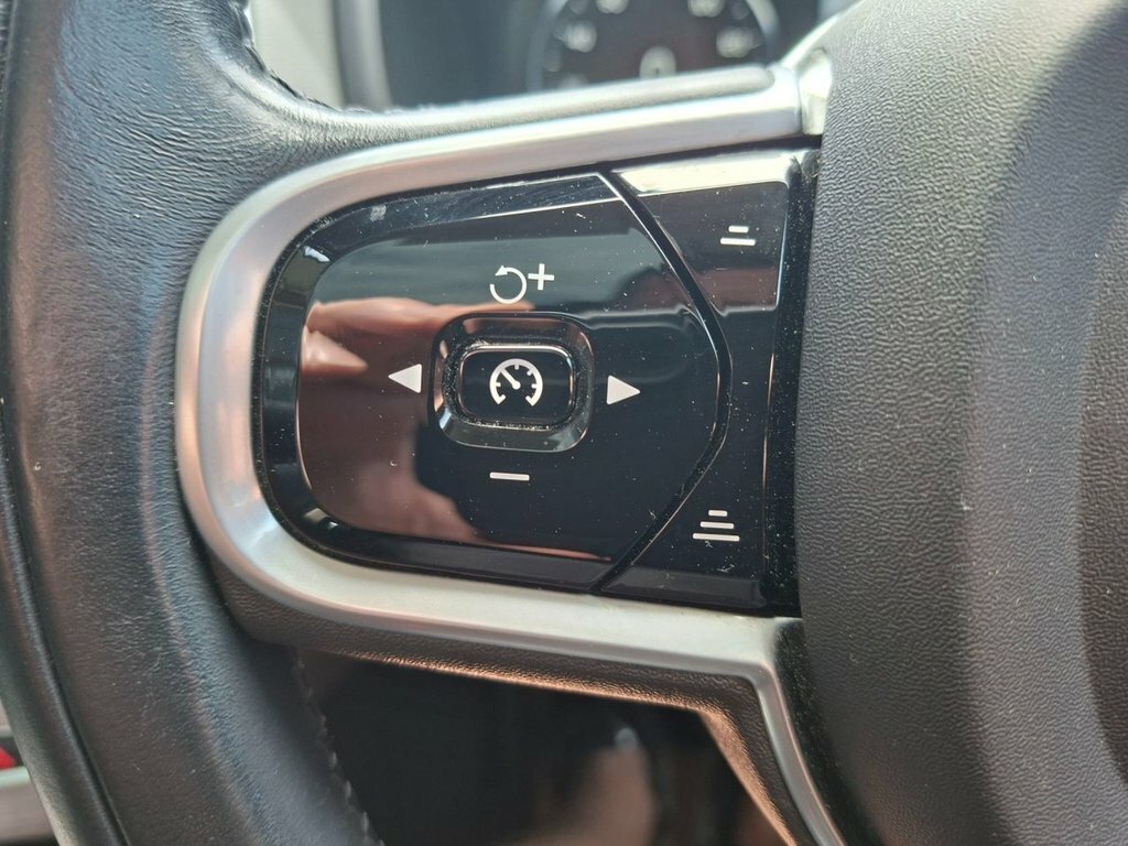 Volvo XC90 B5 P Awd Inscription Panoramic Sunroof, He Grey #26