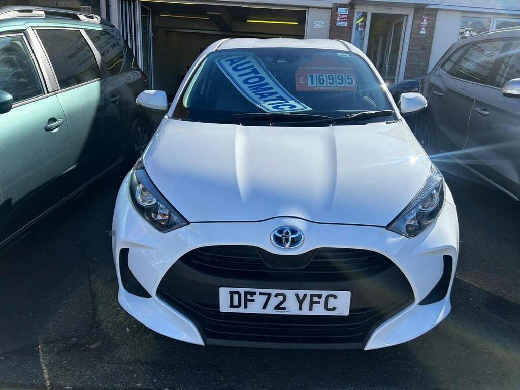Toyota Yaris Hatchback 1.5 Vvt-h Icon E-cvt Euro 6 Ss 2 DF72YFC White