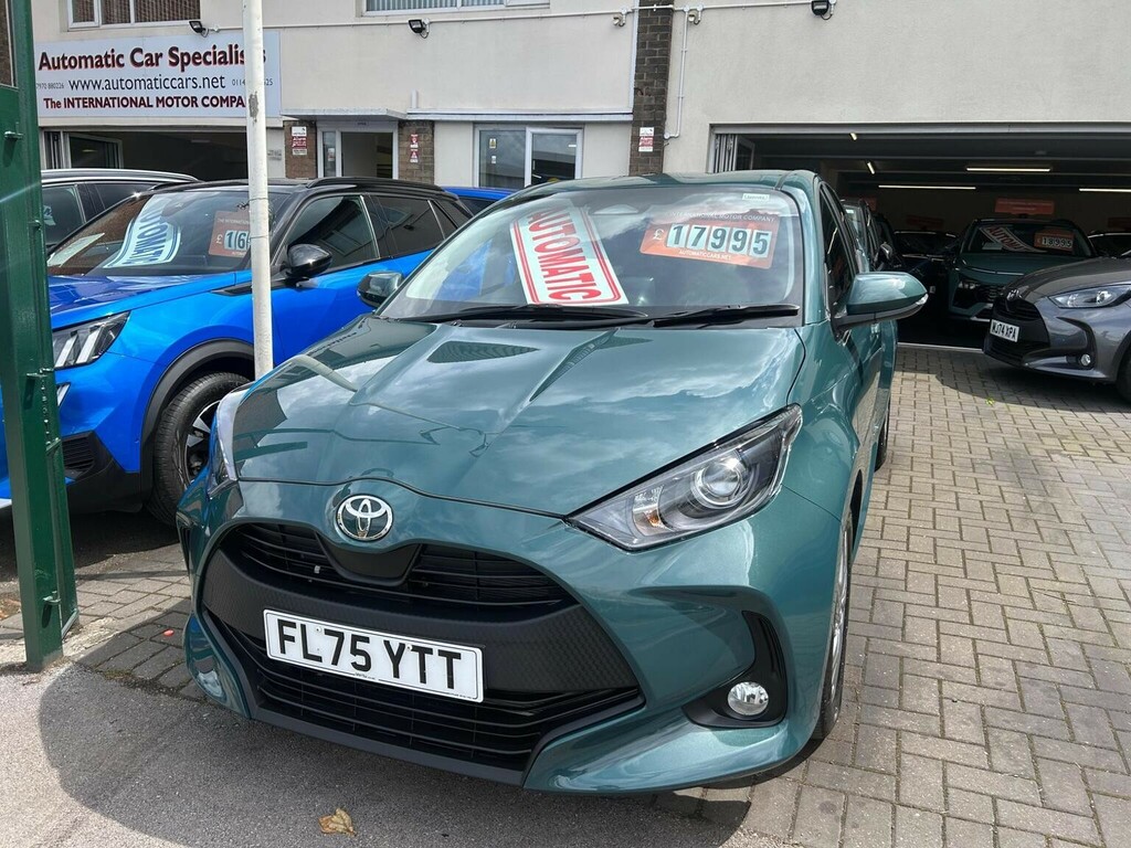 Toyota Yaris Hatchback 1.5 Vvt-h Icon E-cvt Euro 6 Ss 2 FL75YTT Green