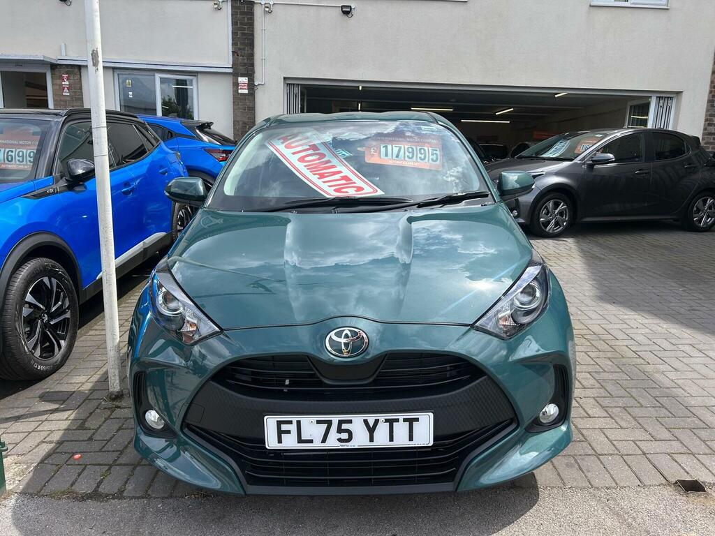 Toyota Yaris Hatchback 1.5 Vvt-h Icon E-cvt Euro 6 Ss 2 FL75YTT Green #3