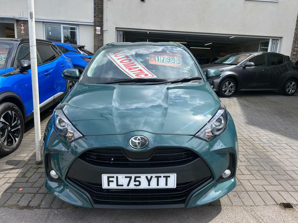 Toyota Yaris Hatchback 1.5 Vvt-h Icon E-cvt Euro 6 Ss 2 FL75YTT Green #2