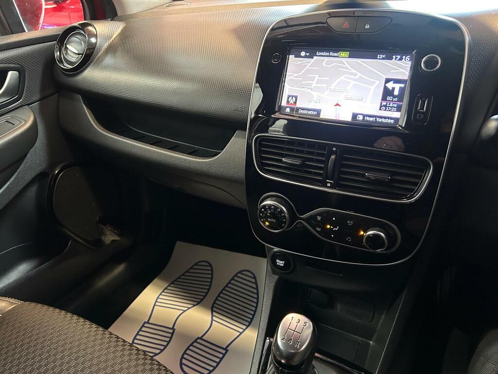 Renault Clio White #22