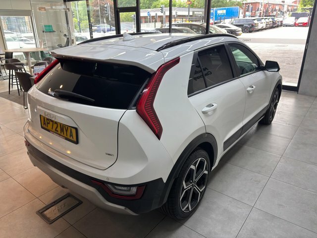 Kia Niro 2023 1.6H Gdi 3 Dct Euro 6 Ss AP72MYA White #4