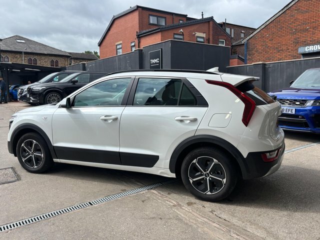 Kia Niro 2022 1.6H Gdi 2 Dct Euro 6 Ss WN72UNL White #3