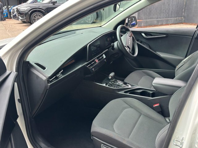 Kia Niro 2022 1.6H Gdi 2 Dct Euro 6 Ss WN72UNL White #6