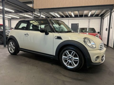 Mini Hatch 1.6 Cooper White