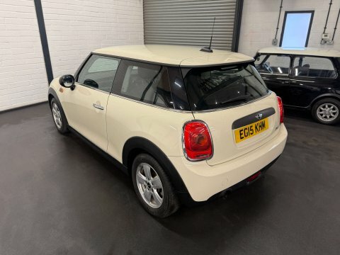 Mini Hatch 1.2 One EG15KHM White #6