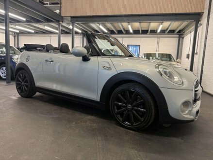 Mini Convertible 2.0 Cooper S White #3