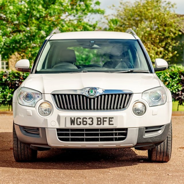 Skoda Yeti 2.0 Tdi Elegance Suv Dsg 4Wd Euro 5 14 White #3
