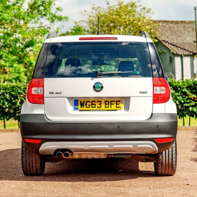 Skoda Yeti 2.0 Tdi Elegance Suv Dsg 4Wd Euro 5 14 White #4