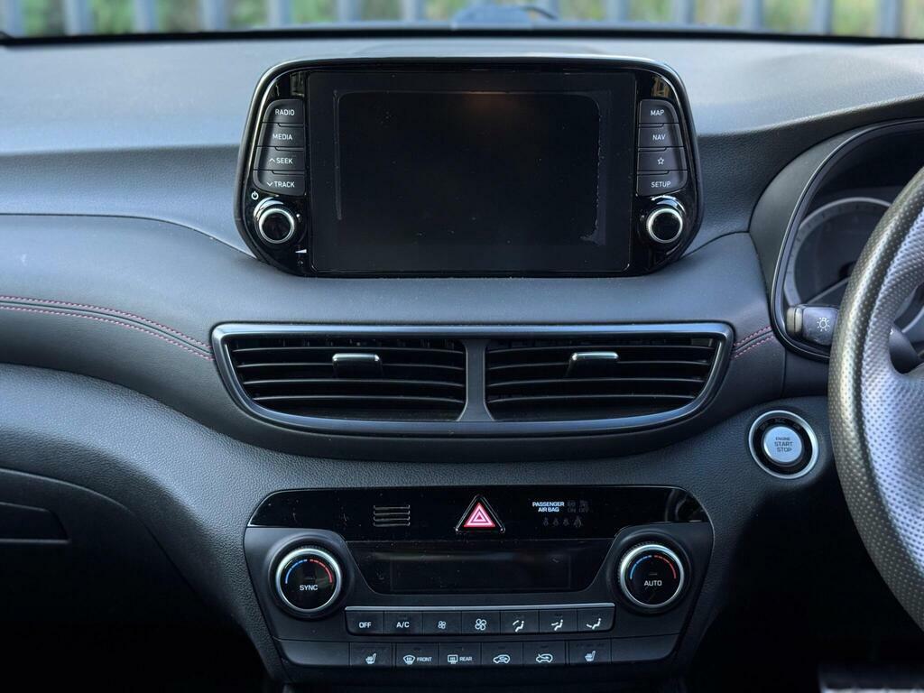 Hyundai Tucson 1.6 Gdi Se Nav 130 Bhp Black #32