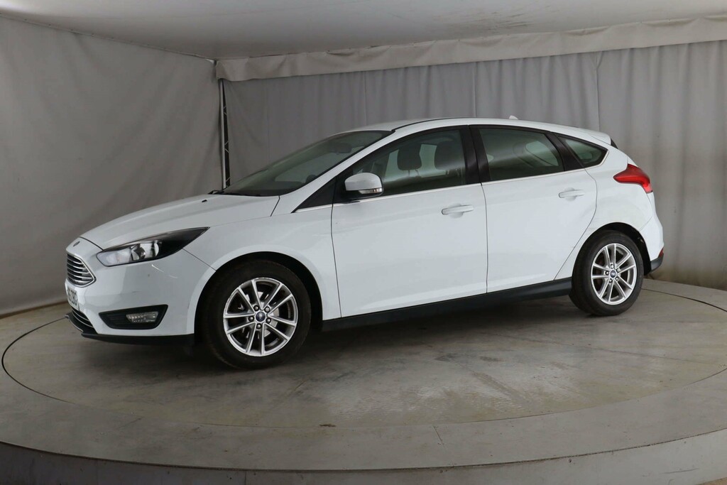 Ford Focus Zetec Auto SY66ZBG White #3