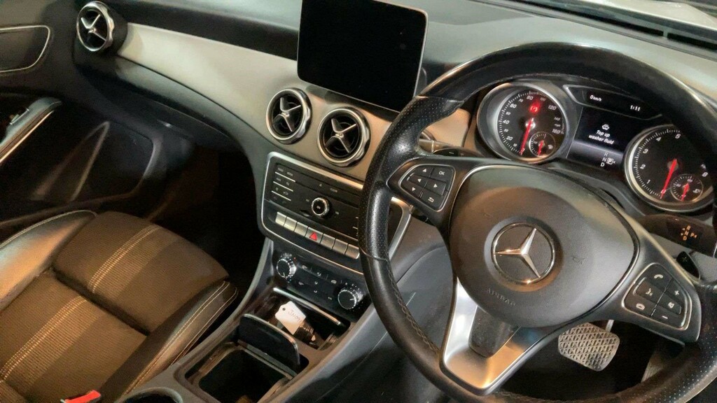 Mercedes-Benz GLA Class Urban Edition  #5