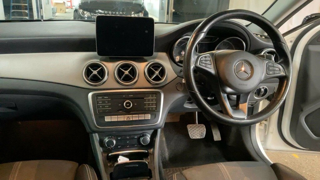 Mercedes-Benz GLA Class Urban Edition  #6