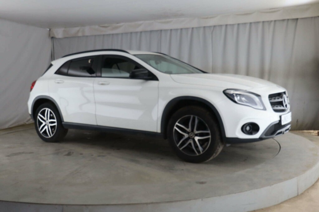 Mercedes-Benz GLA Class Urban Edition  #2