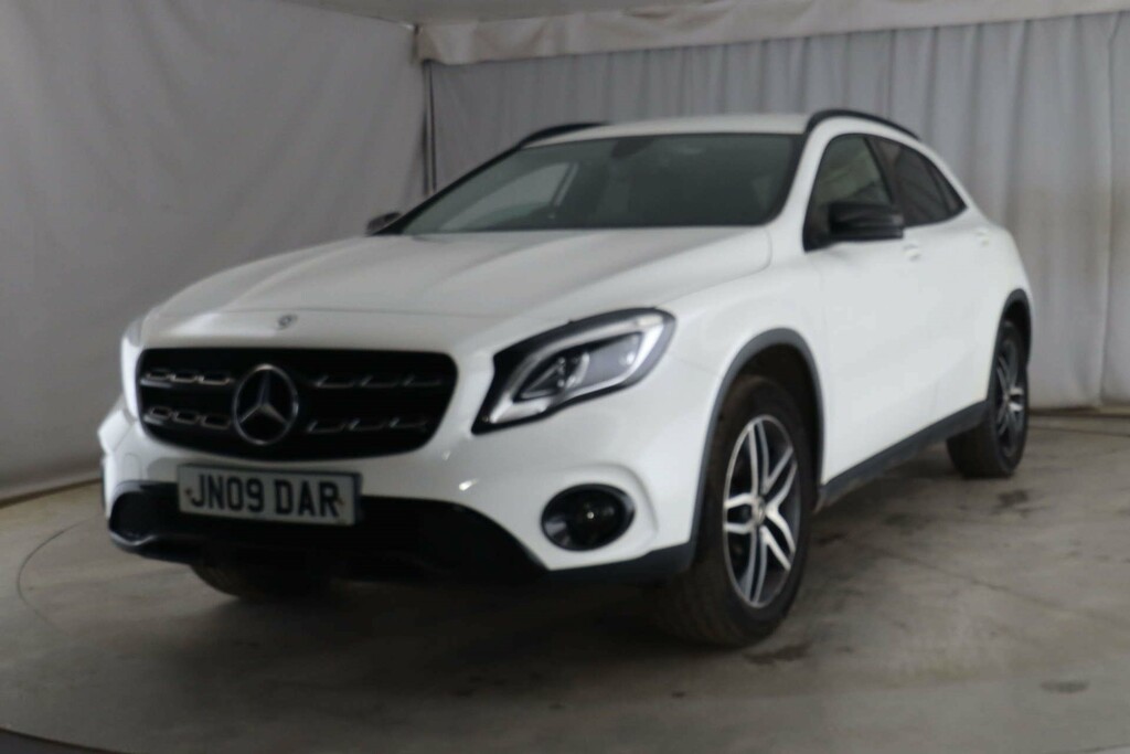 Mercedes-Benz GLA Class Urban Edition  #3