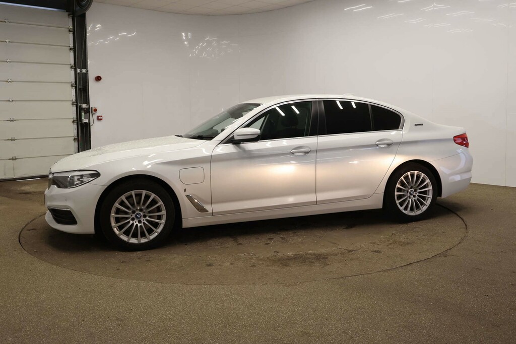 BMW 5 Series 530E Se White #4