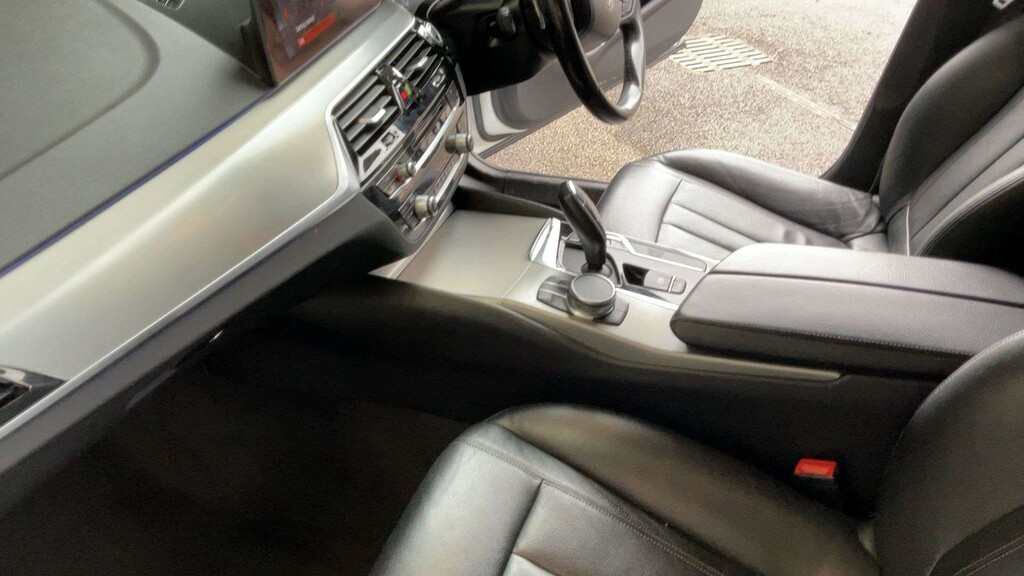 BMW 5 Series 530E Se White #6