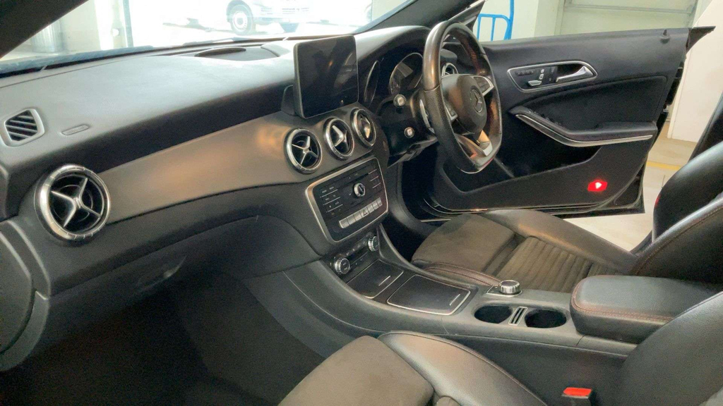Mercedes-Benz CLA Class Amg Line Night Edition D Black #5