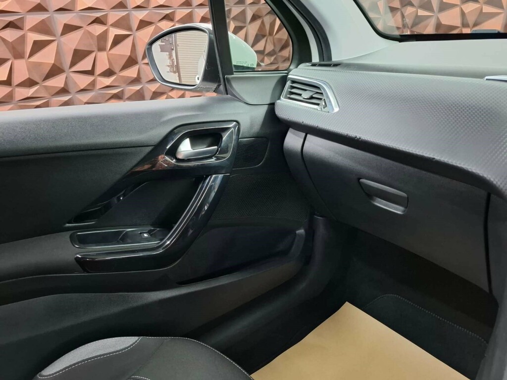 Peugeot 208 Active  #6