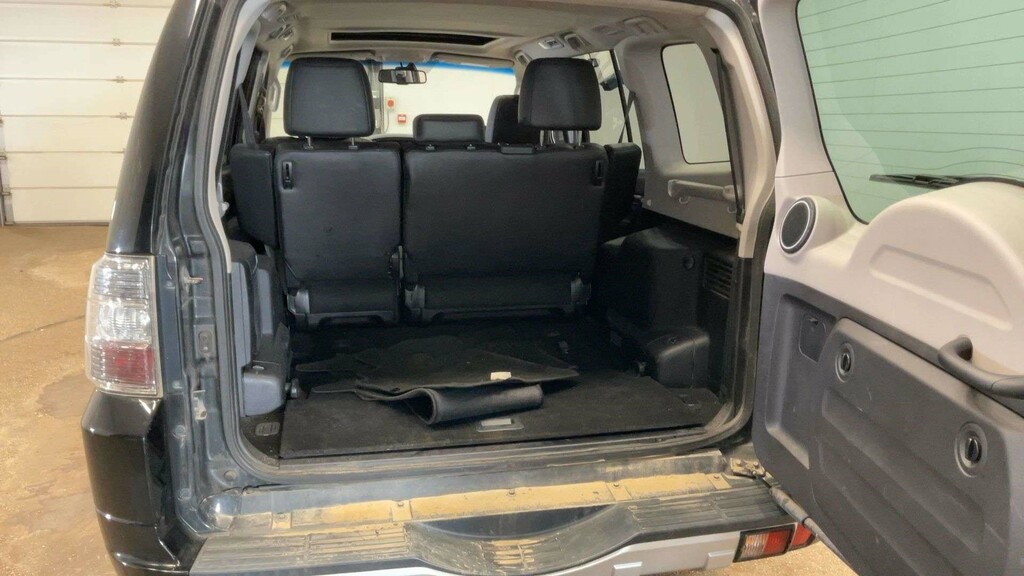 Mitsubishi Shogun Di-d Warrior 197 Black #9