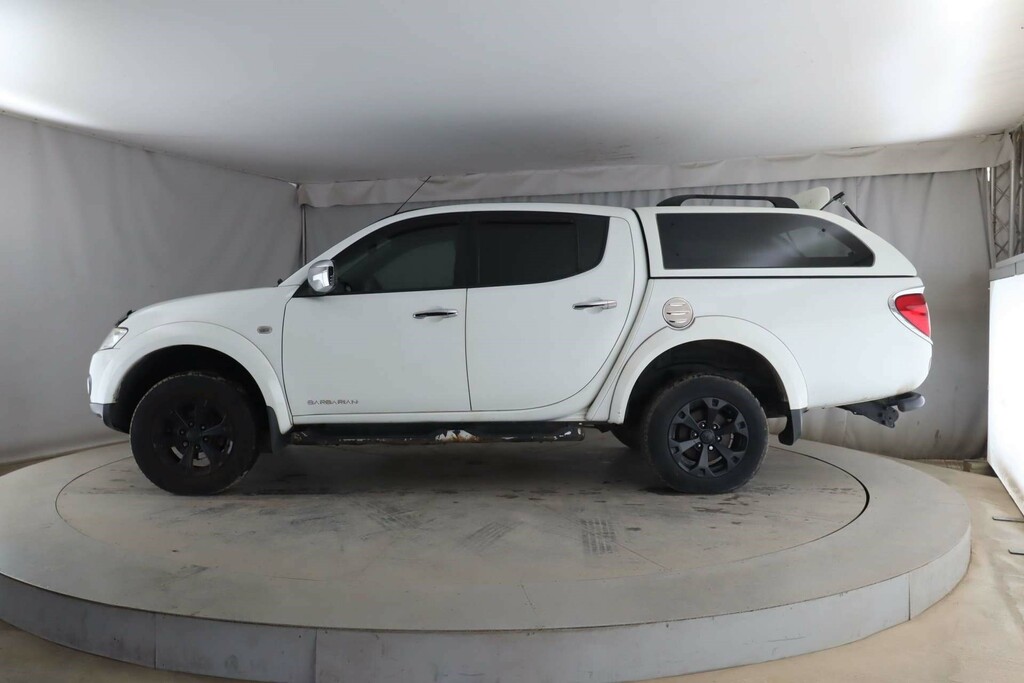 Mitsubishi L200 Di-d 4X4 Trojan Dcb 2477Cc Black #11