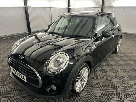 Mini Hatch 1.5 Cooper D LT67VZA #3