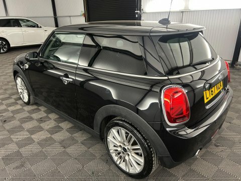 Mini Hatch 1.5 Cooper D LT67VZA #4