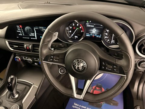 Alfa Romeo Giulia Super White #9