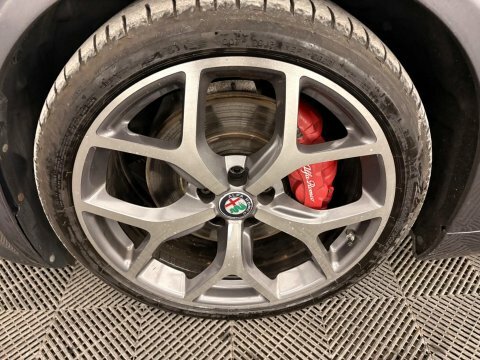Alfa Romeo Giulia Super White #38