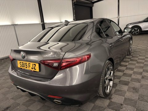 Alfa Romeo Giulia Super White #50