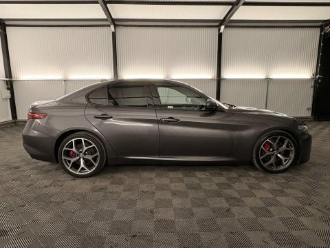 Alfa Romeo Giulia Super White #52