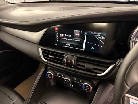 Alfa Romeo Giulia Super White #17