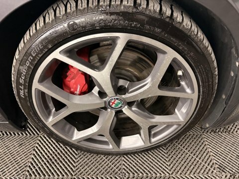 Alfa Romeo Giulia Super White #35