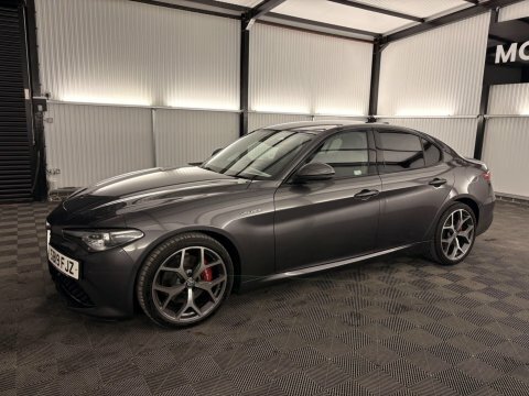 Alfa Romeo Giulia Super White #45