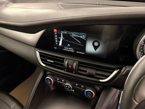 Alfa Romeo Giulia Super White #14