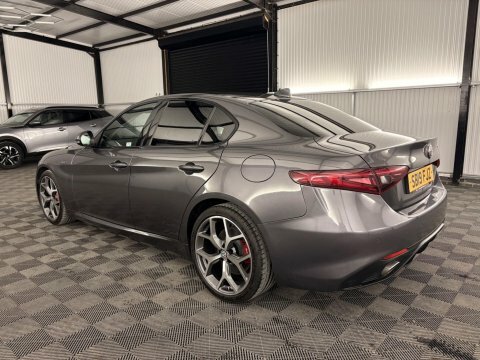 Alfa Romeo Giulia Super White #47