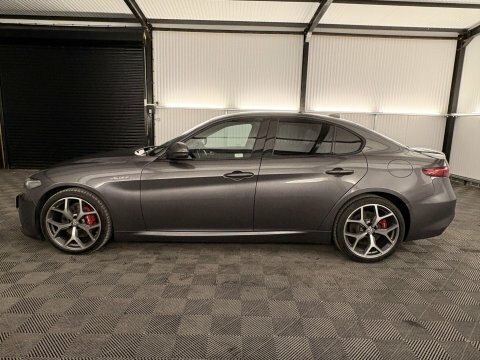 Alfa Romeo Giulia Super White #46