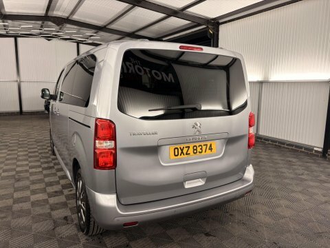 Peugeot Traveller 2L Active Beige #40