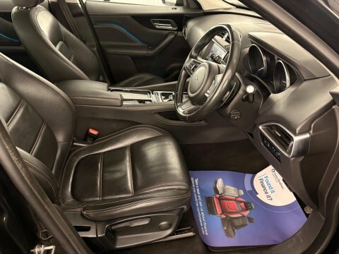 Jaguar F-Pace 2.0 D180 Prestige Black #3