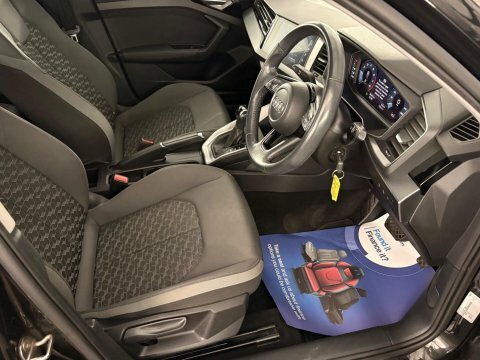 Audi A1 1.0 Tfsi 30 VF19FKV #3