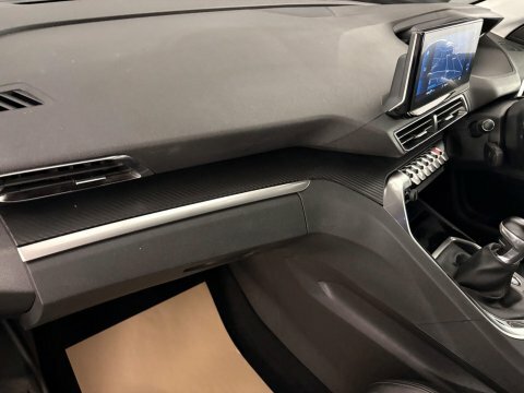 Peugeot 5008 Puretech Gt White #28