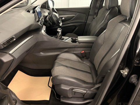 Peugeot 5008 1.5 Bluehdi Allure #4
