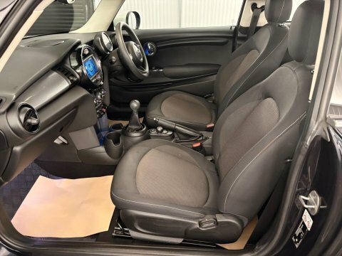Mini Hatch 1.5 Cooper Classic AK70GZL #4