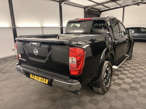 Nissan Navara Tekna Black #46