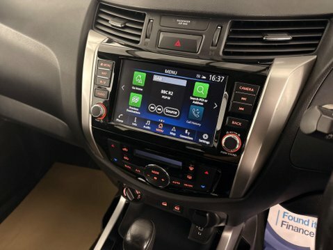 Nissan Navara Tekna Black #65